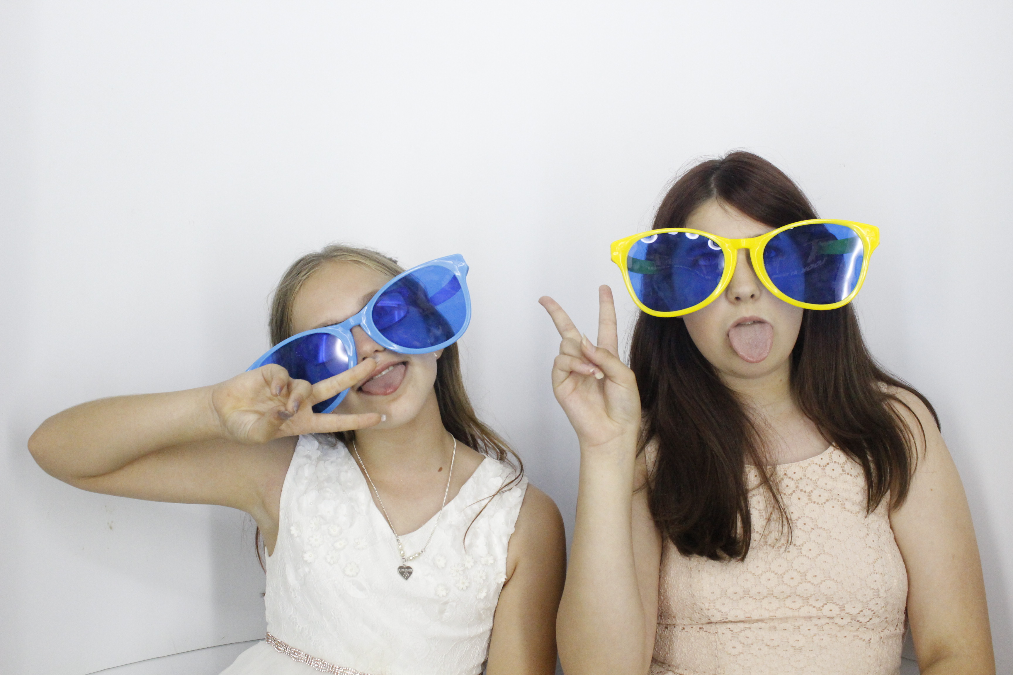 Sam & Rachel's Wedding | View more photos from the event at gallery.myphotoboothexperience.co.uk/u/MyPhotoBoothExperienceLtd/Sam-Rachels-Wedding